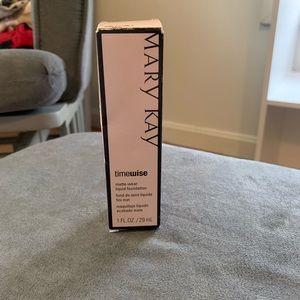 Mary Kay Matte-Wear Foundation